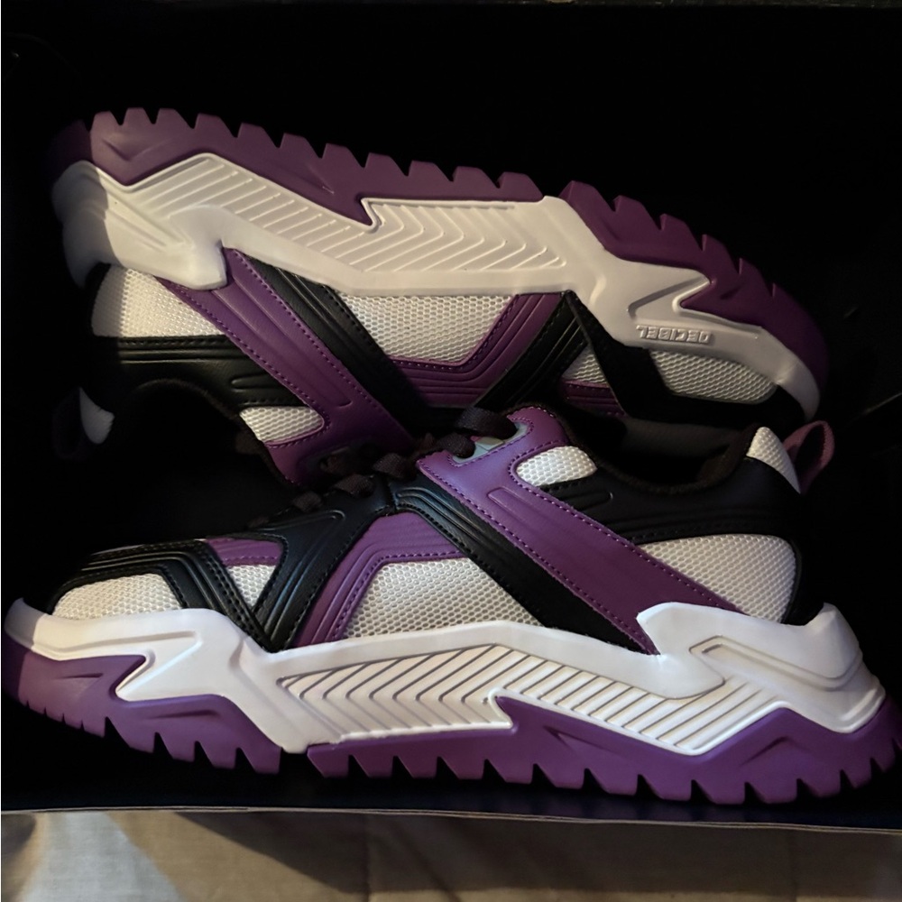 Decibel Shoes Men's Size US 10  Purple/White/Black
